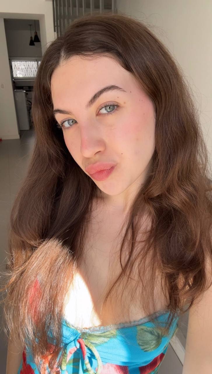 Nude girl Amber in Louisville