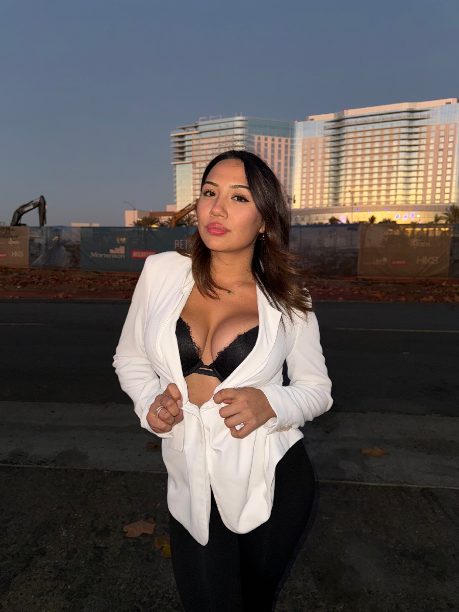 Take a pause and enjoy Ali Cruz — streaming from Louisville