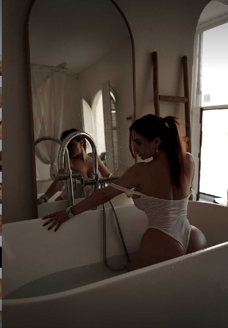 A playful frame from Miranda Faith nude — online in Louisville