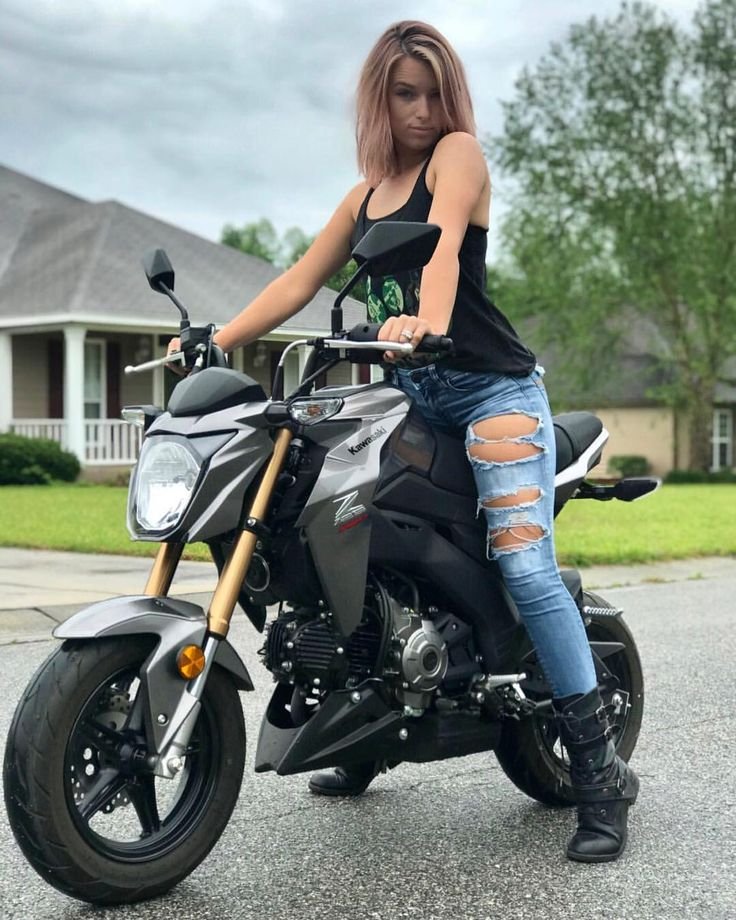Beautiful girls and bikes in Louisville
