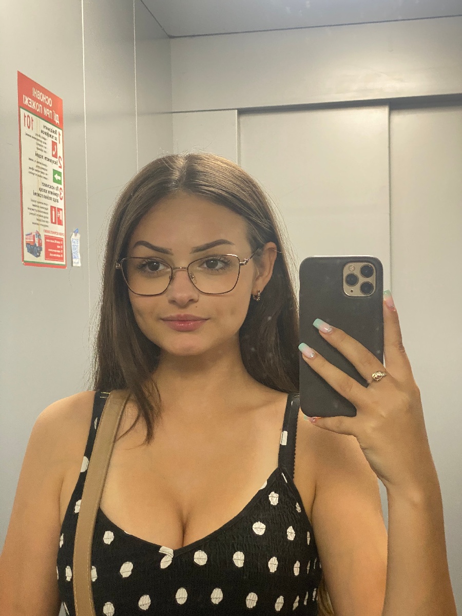 Sexy model Stacy in Louisville